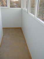 внутренняя отделка балкона - плитка на полу